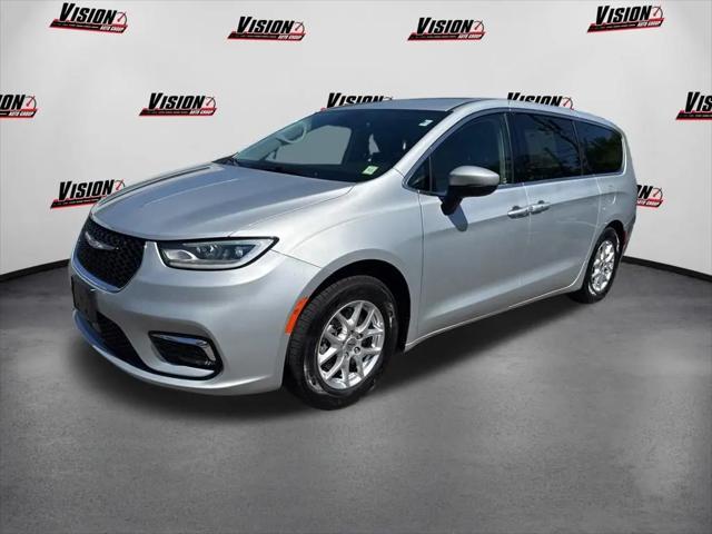 2023 Chrysler Pacifica Touring L for sale in Rochester, NY