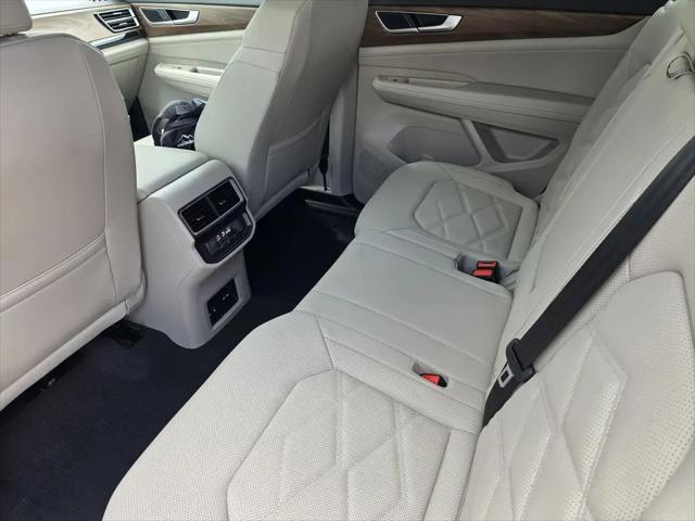 2026 Volkswagen Atlas SE with Technology