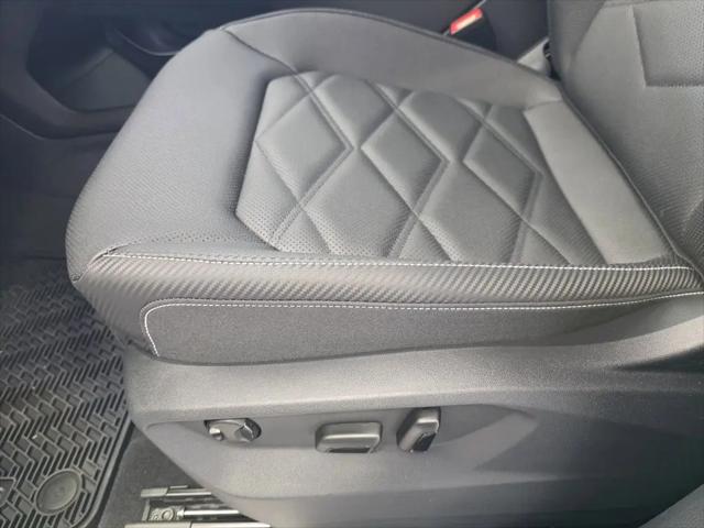 2026 Volkswagen Atlas Cross Sport SE with Technology