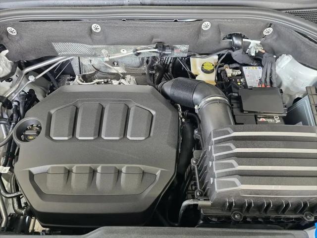2026 Volkswagen Atlas Cross Sport SE with Technology