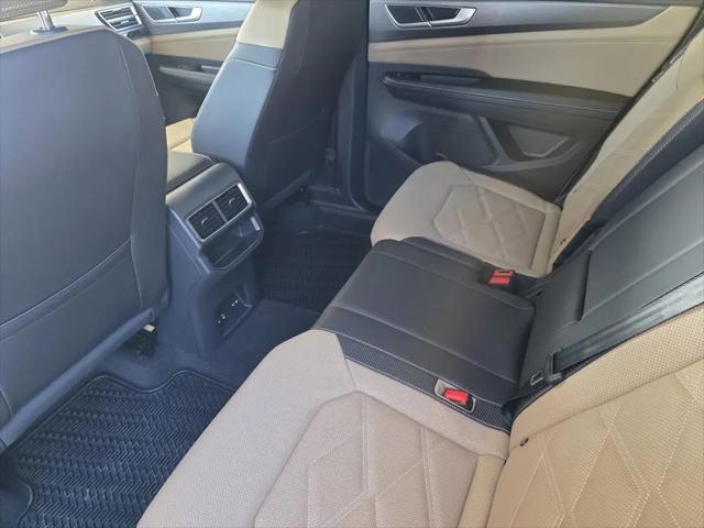 2026 Volkswagen Atlas Cross Sport SE with Technology