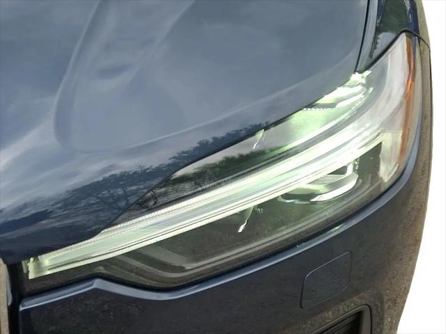 2022 Volvo XC60 B5 Momentum