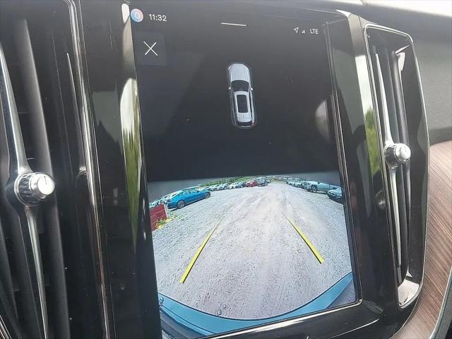 2022 Volvo XC60 B5 Momentum