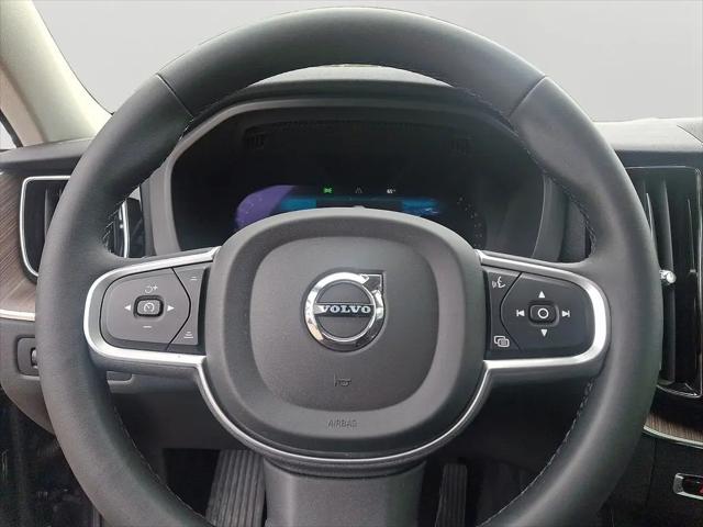 2022 Volvo XC60 B5 Momentum