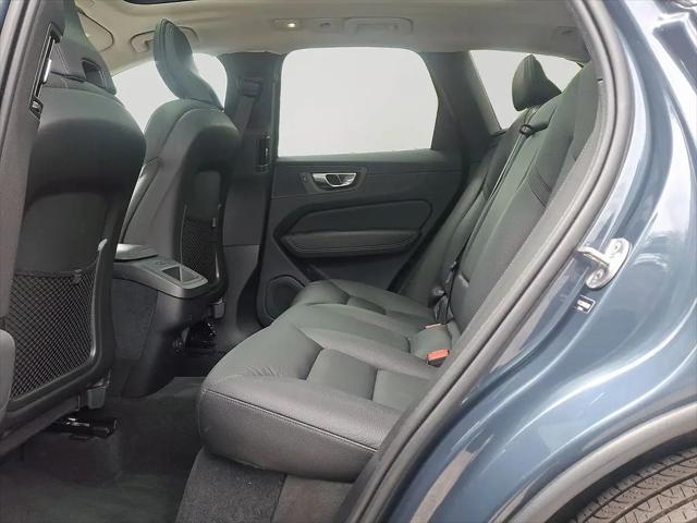 2022 Volvo XC60 B5 Momentum