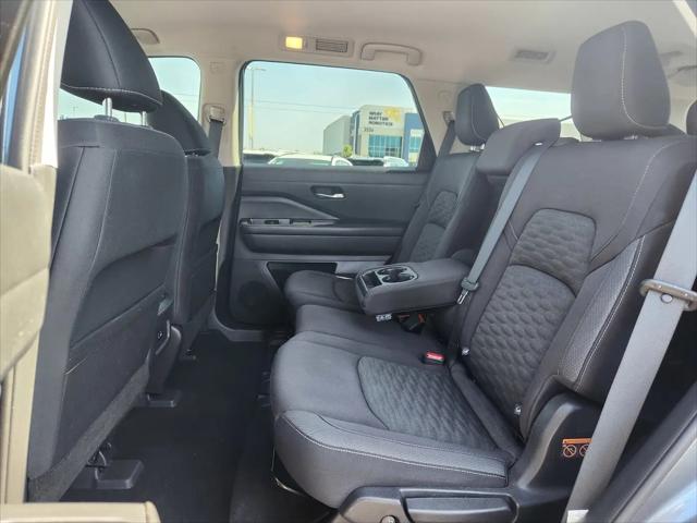 2022 Nissan Pathfinder S