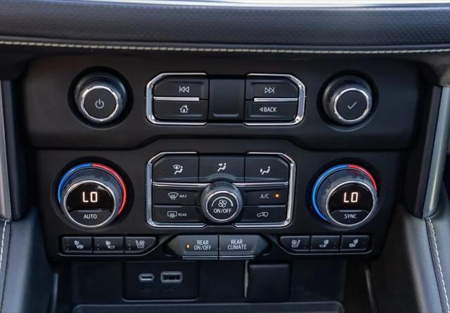 2022 Chevrolet Suburban 4WD Premier