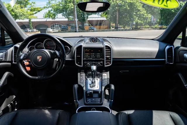 2014 Porsche Cayenne Platinum Edition