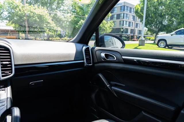 2014 Porsche Cayenne Platinum Edition
