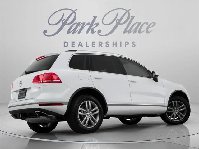 2016 Volkswagen Touareg VR6 Lux