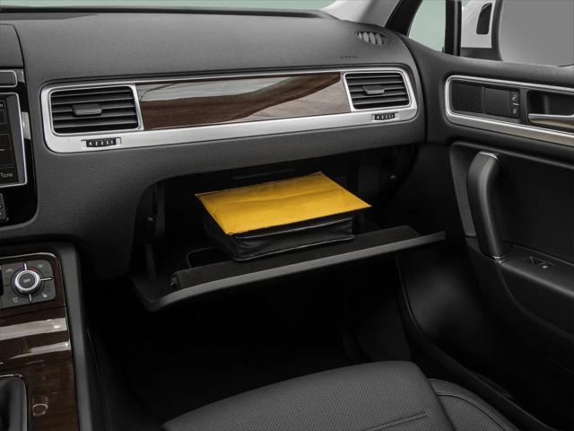 2016 Volkswagen Touareg VR6 Lux