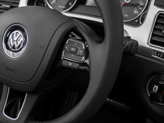 2016 Volkswagen Touareg VR6 Lux