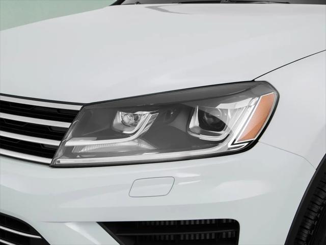 2016 Volkswagen Touareg VR6 Lux