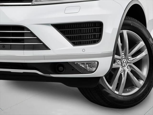 2016 Volkswagen Touareg VR6 Lux