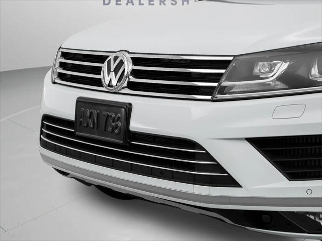 2016 Volkswagen Touareg VR6 Lux