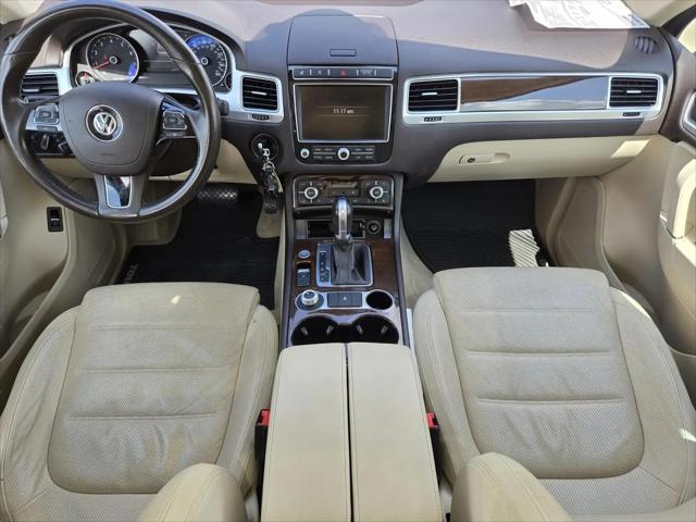 2016 Volkswagen Touareg VR6 Lux