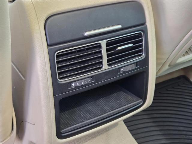2016 Volkswagen Touareg VR6 Lux