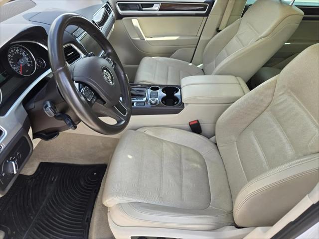 2016 Volkswagen Touareg VR6 Lux