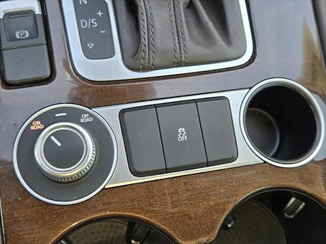 2016 Volkswagen Touareg VR6 Lux