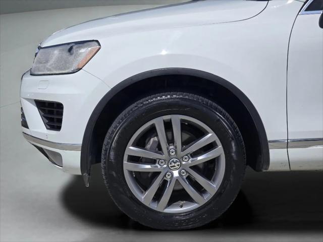 2016 Volkswagen Touareg VR6 Lux