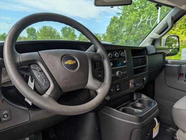 2026 Chevrolet Express Cargo Van 2500 Regular Wheelbase, WT, RWD