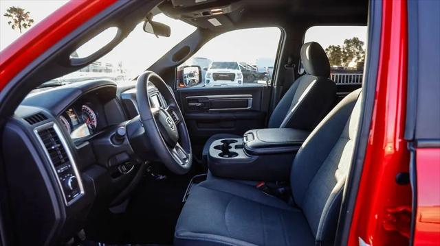2024 Ram 1500 Classic Warlock Crew Cab 4x2 5'7" Box
