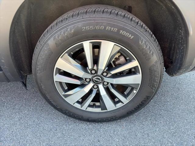 2025 Nissan Pathfinder SL 4WD