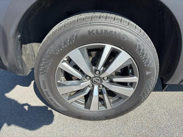 2025 Nissan Pathfinder SL 4WD