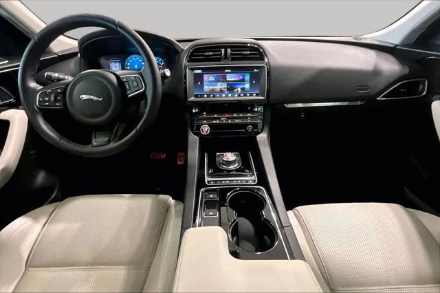 2017 Jaguar F-PACE 35t Prestige