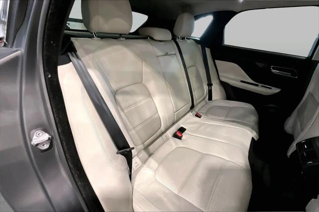2017 Jaguar F-PACE 35t Prestige
