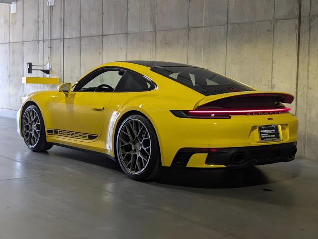 2022 Porsche 911 Carrera
