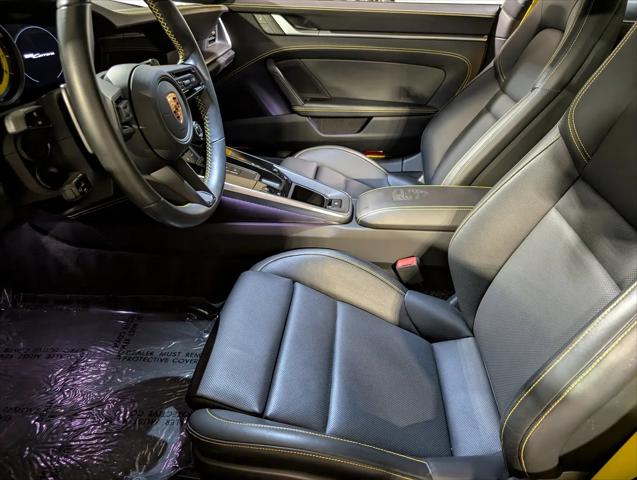 2022 Porsche 911 Carrera