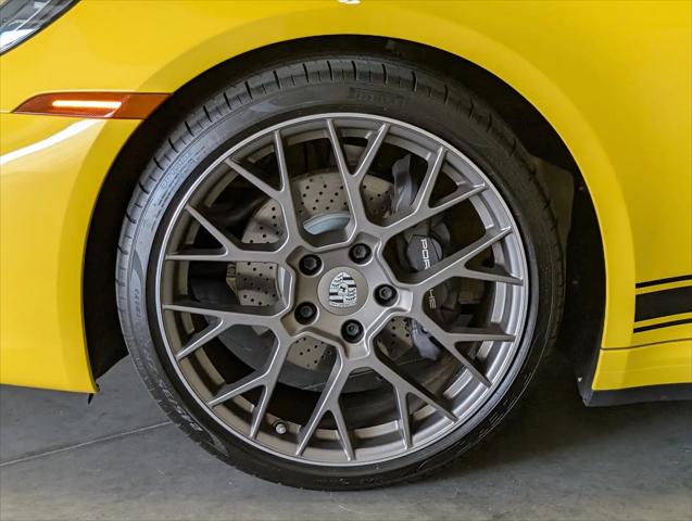2022 Porsche 911 Carrera