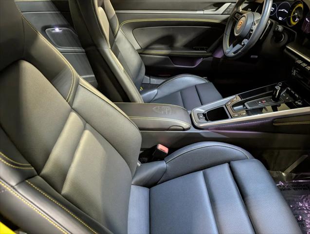 2022 Porsche 911 Carrera