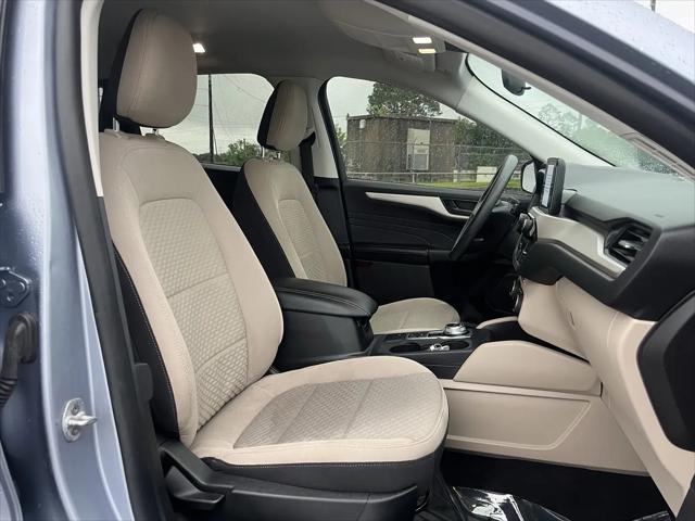 2022 Ford Escape SE Hybrid