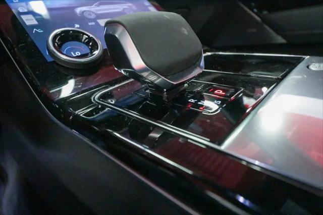 2022 Land Rover Range Rover Velar P250 R-Dynamic S