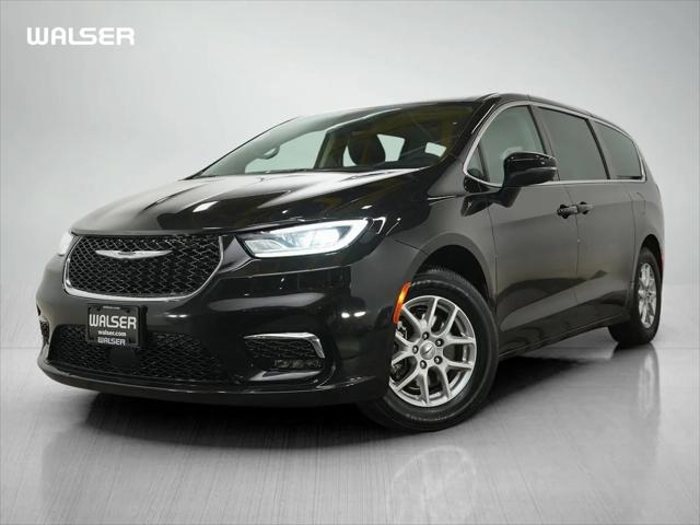 2023 Chrysler Pacifica Touring L for sale in Bloomington, MN