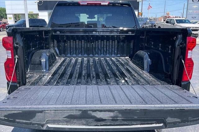 2026 Chevrolet Silverado 1500 4WD Crew Cab Short Bed Custom Trail Boss