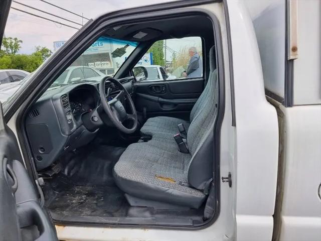 2002 Chevrolet S-10 Base