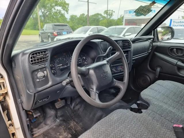 2002 Chevrolet S-10 Base