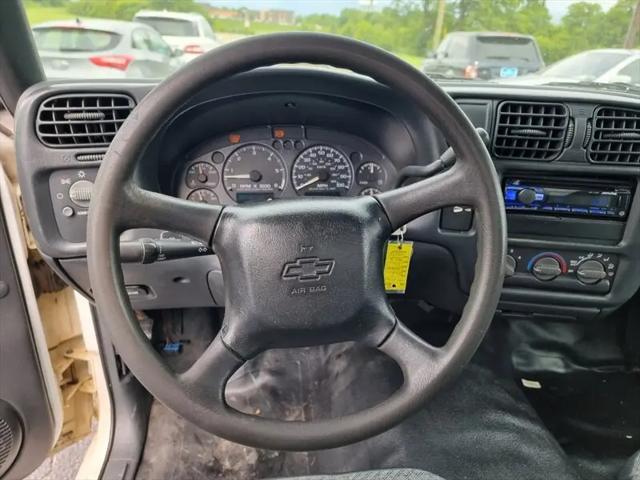 2002 Chevrolet S-10 Base