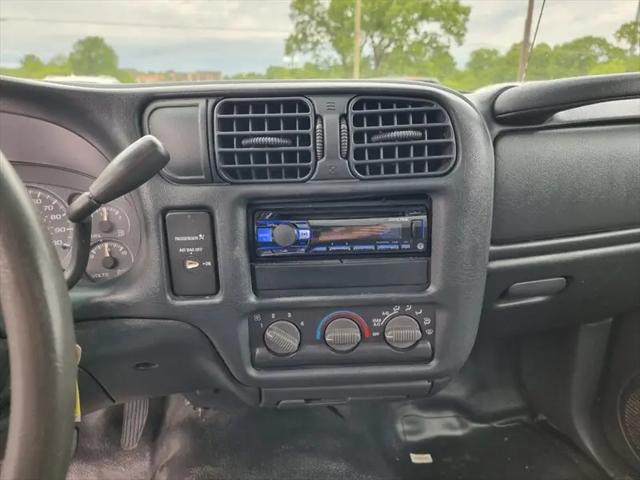 2002 Chevrolet S-10 Base
