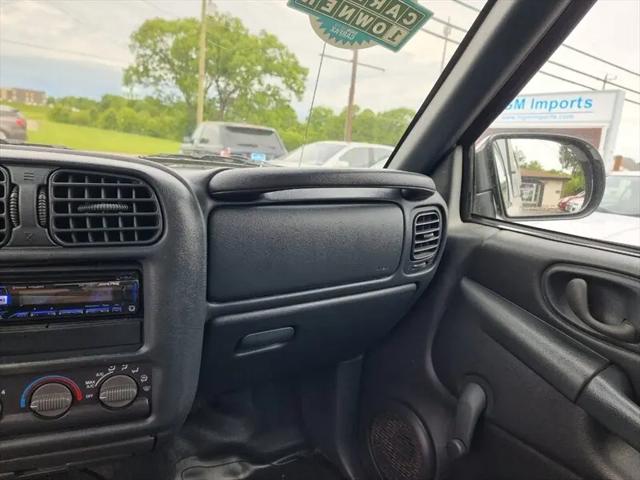 2002 Chevrolet S-10 Base