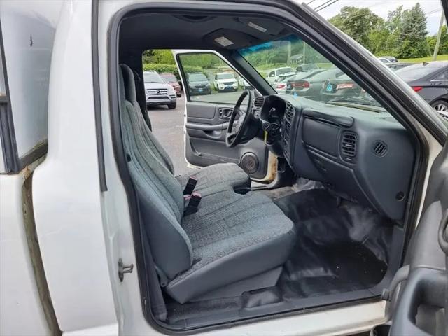 2002 Chevrolet S-10 Base