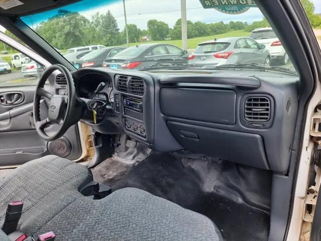 2002 Chevrolet S-10 Base
