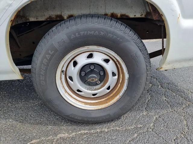 2002 Chevrolet S-10 Base