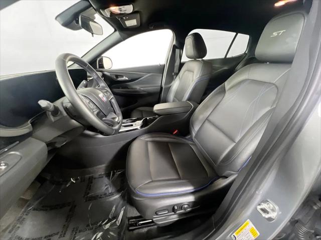 2025 Buick NV Sport Touring FWD