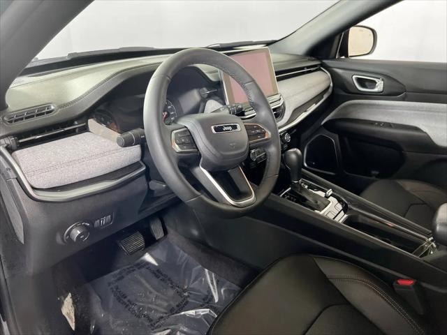 2023 Jeep Compass Latitude Lux FWD