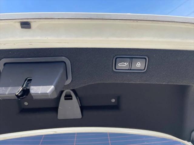 2016 Kia K900 Luxury 3.8L