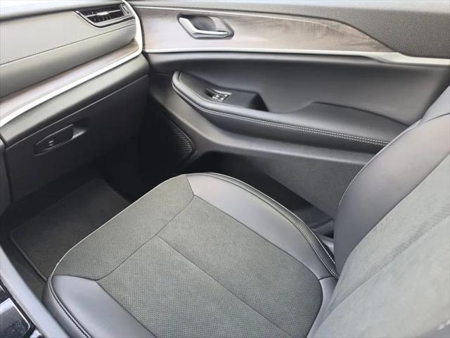 2026 Jeep Grand Cherokee L Altitude 4x4